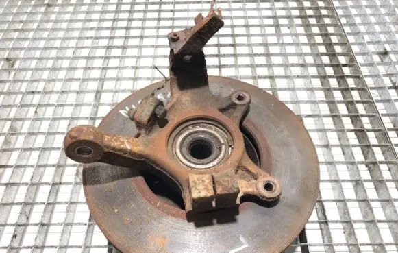 Nissan Interstar Front wheel hub spindle knuckle