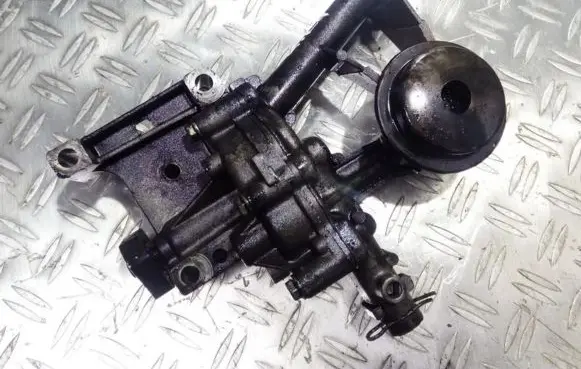 Renault Laguna I Oil pump 0070905004