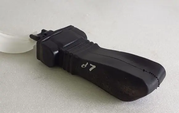 Porsche Macan (95B) Front door check strap stopper 8R0837267C