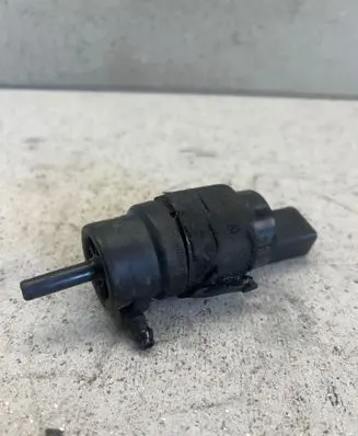 Audi A7 S7 4G Windscreen/windshield washer pump 8K5955647