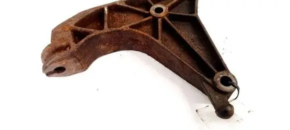 Opel Zafira A Engine mounting bracket 