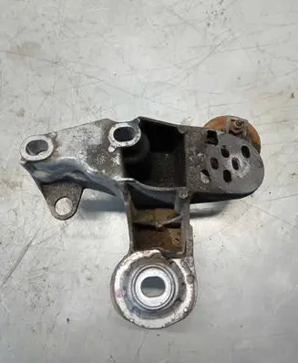 Audi A4 S4 B6 8E 8H Engine mounting bracket 8E0199351C