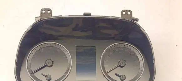 Hyundai Tucson TL Speedometer (instrument cluster) 94013D7101 0002575