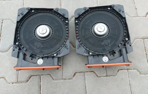 BMW 2 Active Tourer U06 Front door speaker 9442223