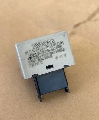 Toyota Avensis T250 Other relay 8198005040 MB0665005340