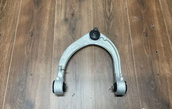 Land Rover Discovery 5 Front upper control arm/wishbone PLA3091A