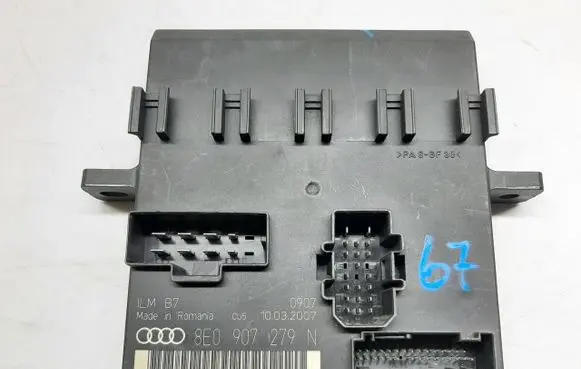 Audi A4 S4 B7 8E 8H Light module LCM 8E0907279N