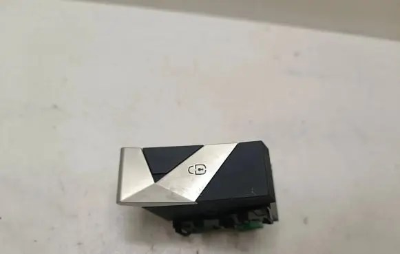 Citroen DS7 Crossback Central locking switch button 98177789DX