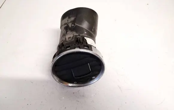 Peugeot 3008 I Dash center air vent grill y05201