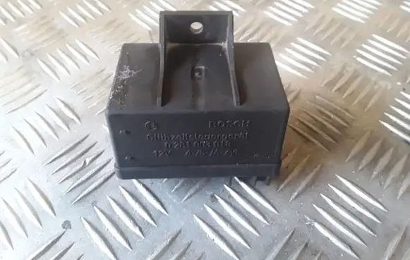 Jaguar S-Type Glow plug pre-heat relay 0281003018