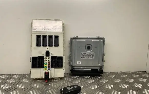 BMW 3 F30 F35 F31 Engine ECU kit and lock set 9366412 8582521