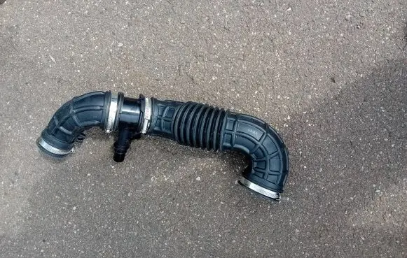Ford Transit VII Turbo air intake inlet pipe/hose GK219R504AG