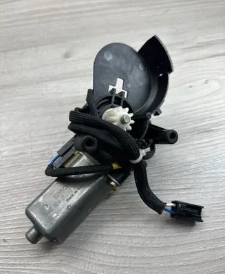 Mercedes-Benz C W203 Seat adjustment motor 0390201940 A2038202042KZ 820418065
