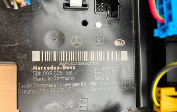 Mercedes-Benz C W204 Fuse module 2049001202 5DK00922558 2045459032