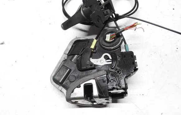 Toyota Verso Rear door lock