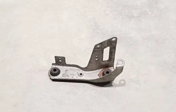 Mercedes-Benz B W246 W242 Air filter cleaner box bracket assembly A6450900041