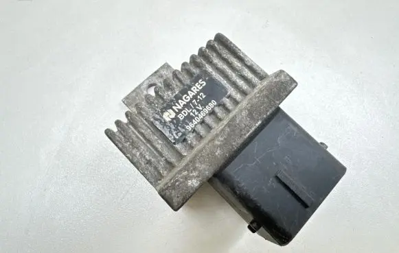 Citroen Xsara Picasso Glow plug pre-heat relay 9640469680