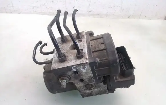 Volkswagen PASSAT B5 ABS Pump 0265616411 8E0614111HL