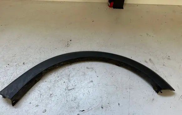 Dacia Sandero II Front arch trim 638747990R