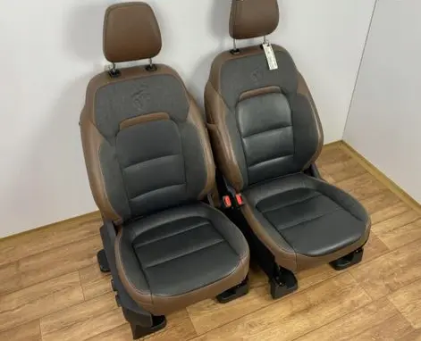 Ford Bronco Seat set 