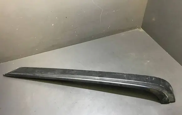 BMW 7 E38 Rear bumper trim bar molding 51128125412