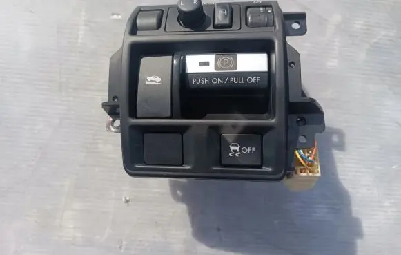 Subaru Legacy Wing mirror switch 83061AJ000