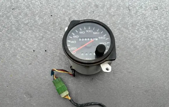 Speedometer (instrument cluster)