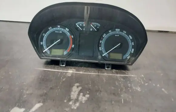 Skoda Fabia Mk1 (6Y) Speedometer (instrument cluster) 6Y0920881M