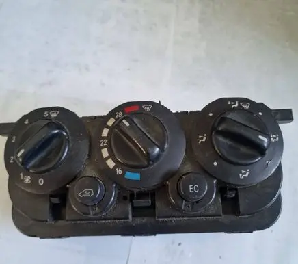 Mercedes-Benz A W168 Climate control unit 1688301285