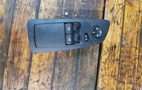 BMW 1 E81 E87 Electric window control switch 6970160 HW02 06W31K103