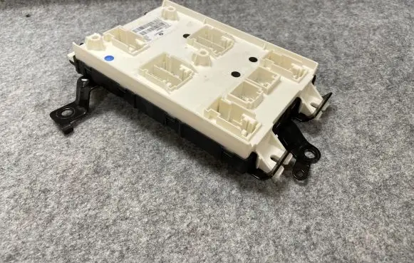 Dodge Durango Central body control module 68372380AC
