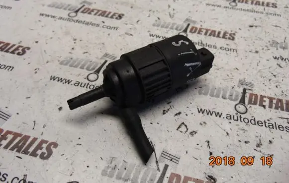 Mitsubishi Space Star Windscreen/windshield washer pump