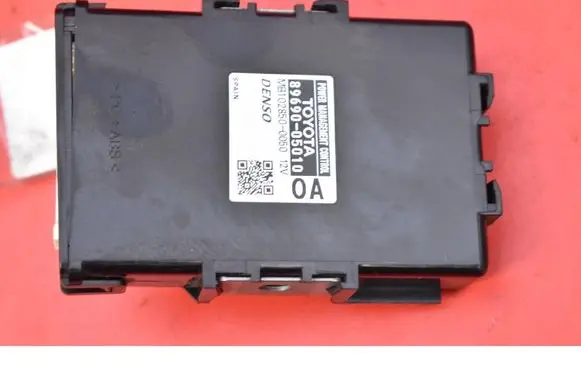 Toyota Avensis T270 Engine control unit/module ECU 89690-05010