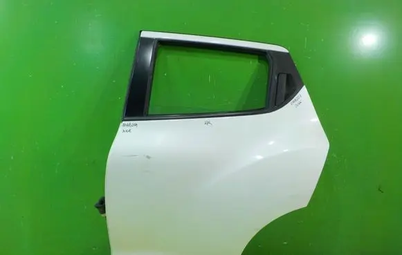 Nissan Juke I F15 Rear door LEWE