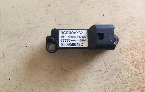 Audi A3 S3 8L Airbag deployment crash/impact sensor 8E0959643B