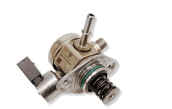Porsche Macan (95B) Fuel injection high pressure pump 94611031561 0261520304