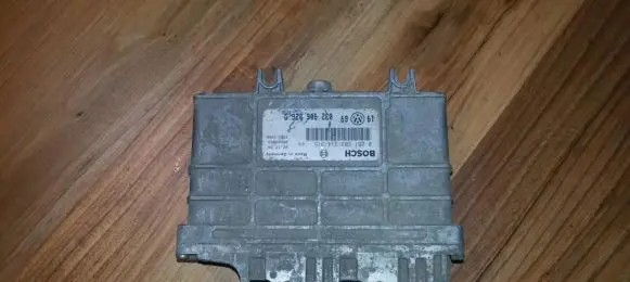 Volkswagen Golf III Engine control unit/module 0261203314315 032906026D
