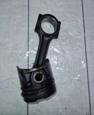 Mitsubishi Pajero Piston with connecting rod 22.d