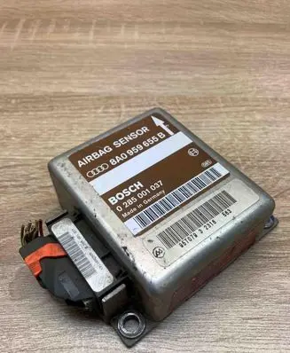 Audi A4 S4 B5 8D Airbag control unit/module 8A0959655B 0285001037Used WithPlug