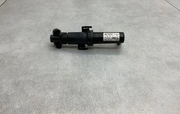 Audi Q5 SQ5 8R Headlight washer spray nozzle 8R0955101