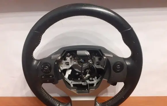 Lexus CT 200H Steering wheel 11560