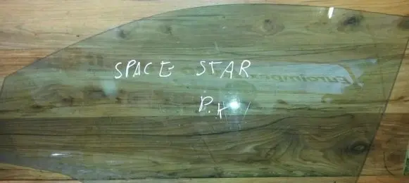 Mitsubishi Space Star Front door window glass four-door Nenustatyta