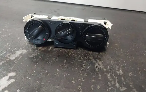 Volkswagen Polo Climate control unit 6Q0820045E