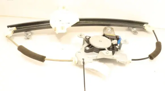 Chevrolet Captiva Front window lifting mechanism without motor