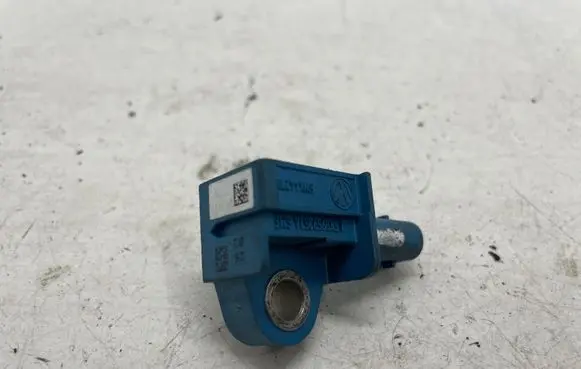 Audi Q3 8U Airbag deployment crash/impact sensor 5K0959351A