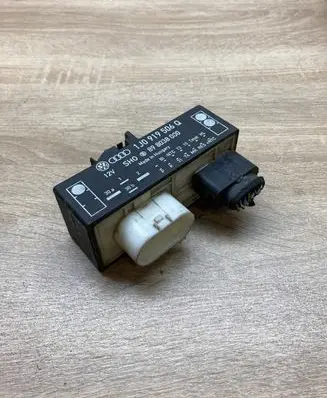 Volkswagen Golf IV Glow plug pre-heat relay 1J0919506Q