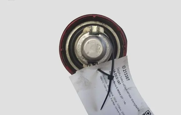 Mercedes-Benz C W204 Fuel tank filler cap A2204700705