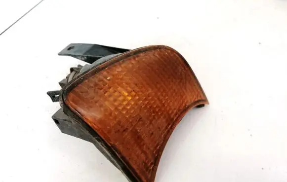 BMW 5 E34 Front indicator light 1384034 155042
