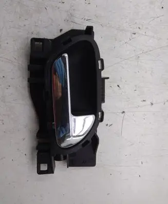 Peugeot 5008 Front door interior handle