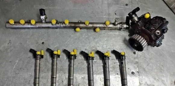 Audi A4 S4 B7 8E 8H Fuel injector 059130277AJ